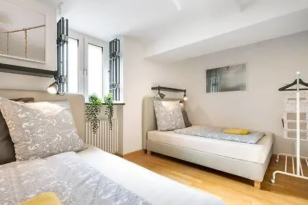 Marienplatz Apartment 2 Bedrooms Living Room Kitchen Monaco di Baviera Germania