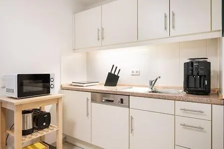 Marienplatz Apartment 2 Bedrooms Living Room Kitchen Monaco di Baviera