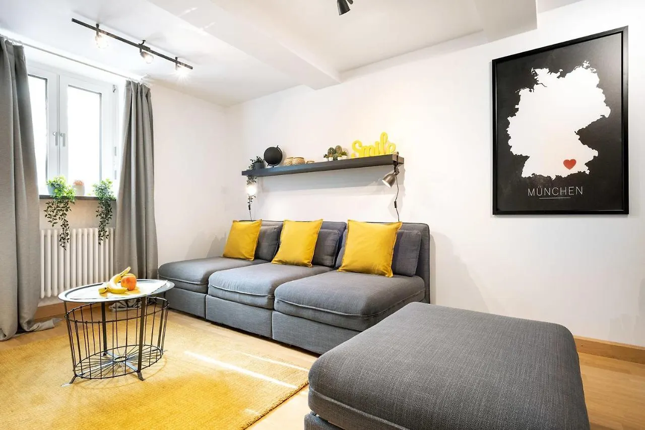 Marienplatz Apartment 2 Bedrooms Living Room Kitchen Monaco di Baviera