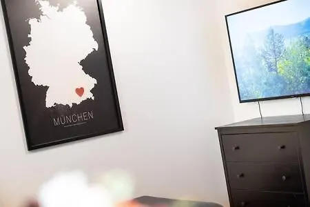 Marienplatz Apartment 2 Bedrooms Living Room Kitchen Monaco di Baviera